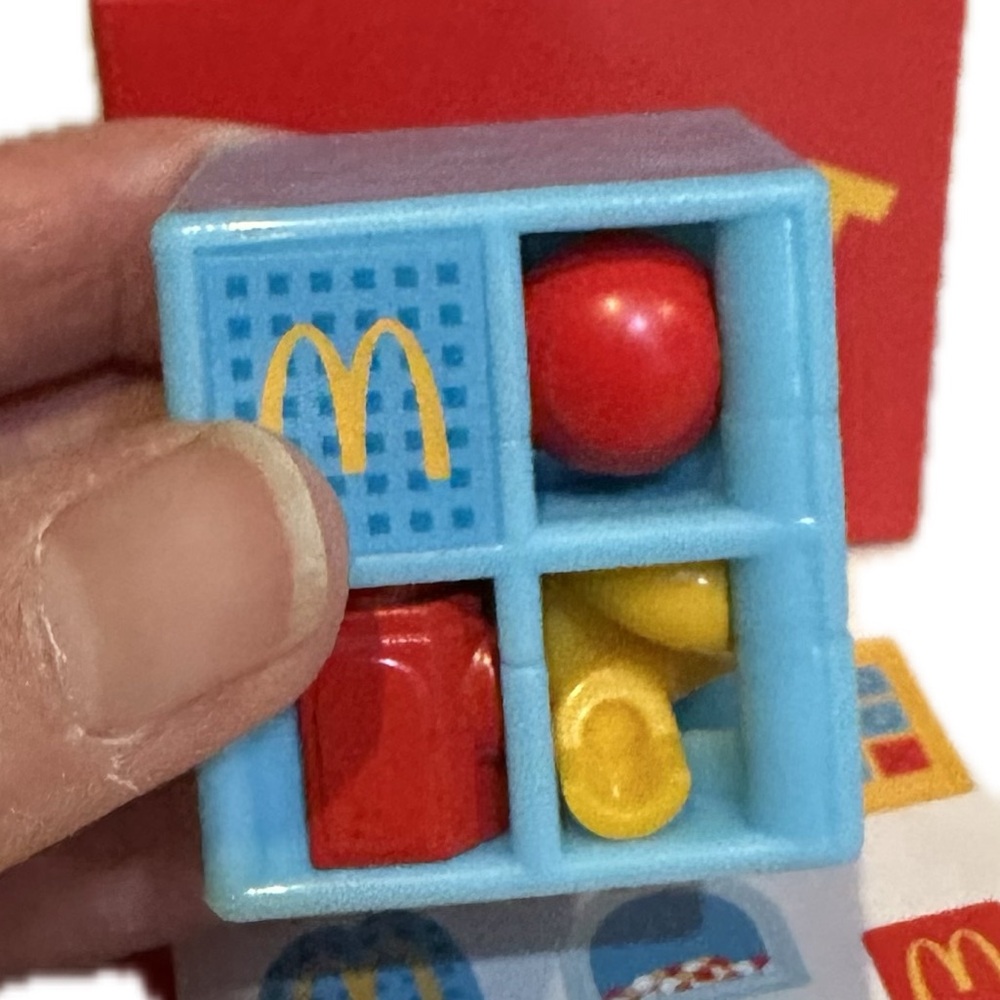 LIL MCDONALDS PLAY PLACE AREA TOY TINY MINI HAPPY MEAL BOX 3 & UNDER W/ STICKERS